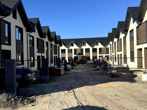 будинок за адресою Захисників України вул. (Вокзальна)