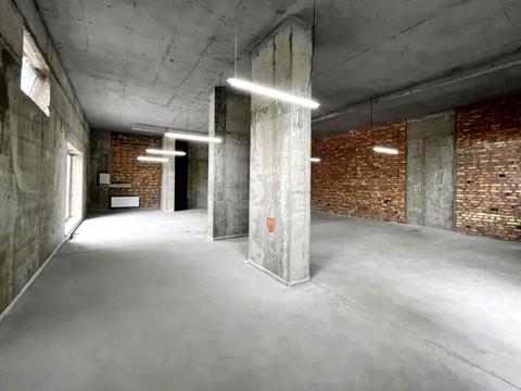 комерційна за адресою Університетська вул., 17-А