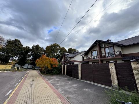 будинок за адресою Олекси Тихого пров., 1