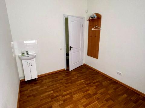 комерційна за адресою Левка Лук'яненка вул. (Василя Жуковського), 1