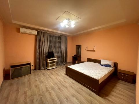 квартира за адресою Дніпровська набережна вул., 23