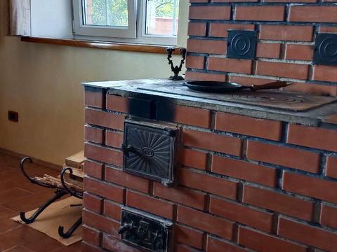 будинок за адресою Центральна, 1