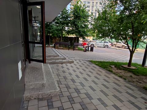 комерційна за адресою Журавлина вул., 3