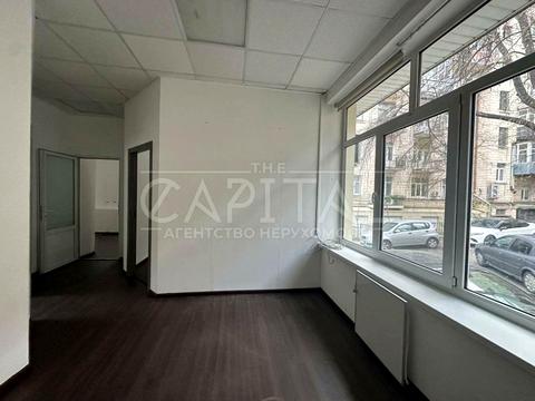 комерційна за адресою Антоновича вул. (Горького), 25В