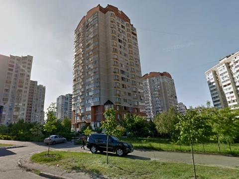 квартира за адресою Анни Ахматової вул., 18