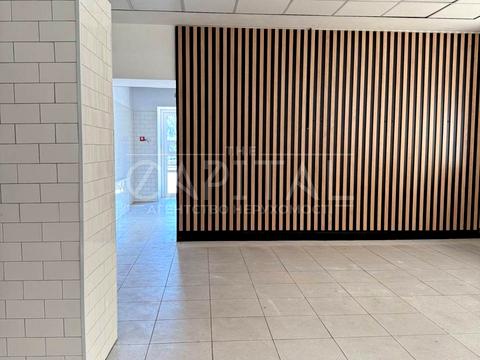 комерційна за адресою Володимира Івасюка просп. (Героїв Сталінграду), 12-Г