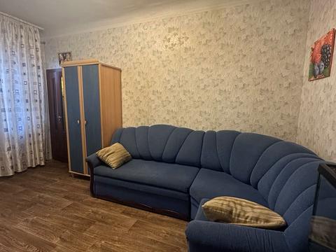 будинок за адресою Романтична вул. (Адмірала Макарова), 11