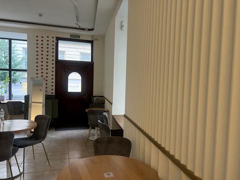комерційна за адресою Театральна вул., 20