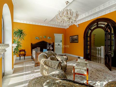 будинок за адресою вул. Редутна