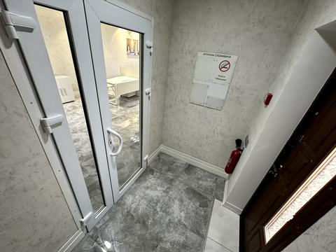 комерційна за адресою Євгена Коновальця вул. (Щорса), 32-Б