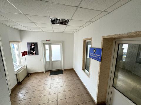 комерційна за адресою Верхня Берегова вул., 9