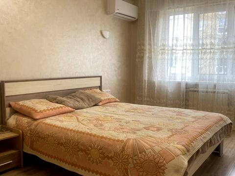 квартира за адресою Ореста Левицького вул. (Академіка Курчатова), 17