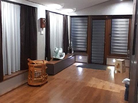 будинок за адресою Бориса Джонсона вул., 11
