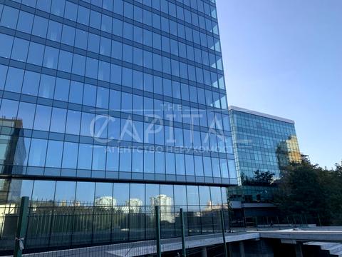 комерційна за адресою Солом'янська вул., 11