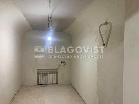 комерційна за адресою Пирогова вул., 2