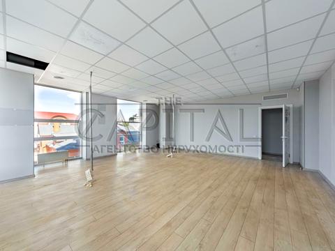 комерційна за адресою Валерія Лобановського просп. (Червонозоряний), 56