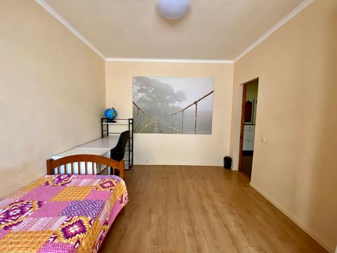 квартира за адресою Захарівська вул., 1