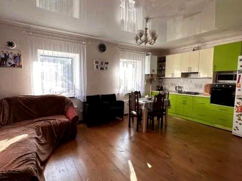 будинок за адресою Осіння вул., 37