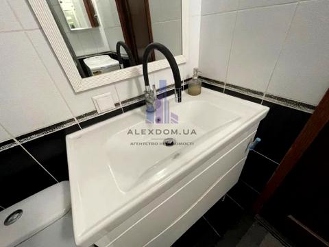 квартира за адресою Київ, Зодчих вул., 36