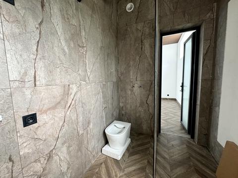 комерційна за адресою Лісневицька вул., 1