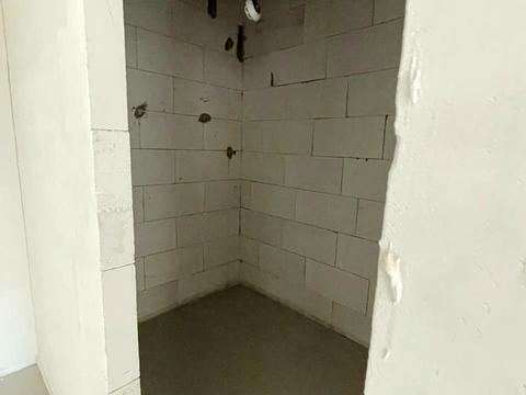 коммерческая по адресу Краснова ул., 1-А