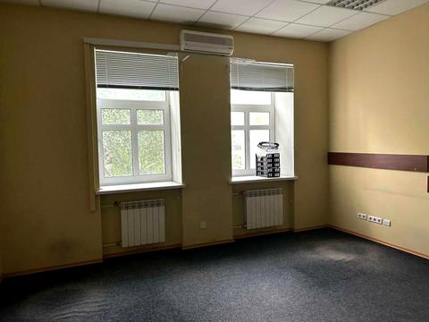 комерційна за адресою Саксаганського вул., 106Б