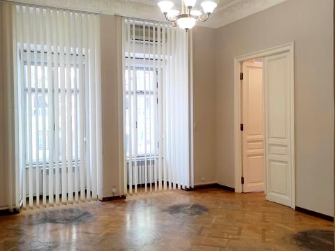 комерційна за адресою Італійська вул. (Пушкінська), 8