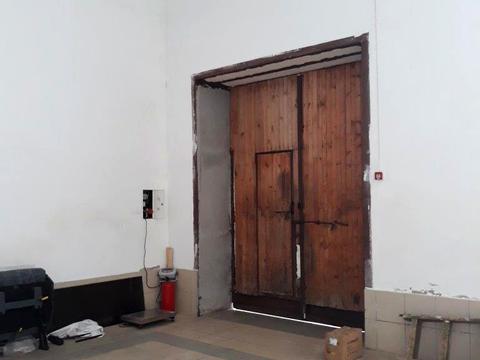 комерційна за адресою Залізнична вул., 7