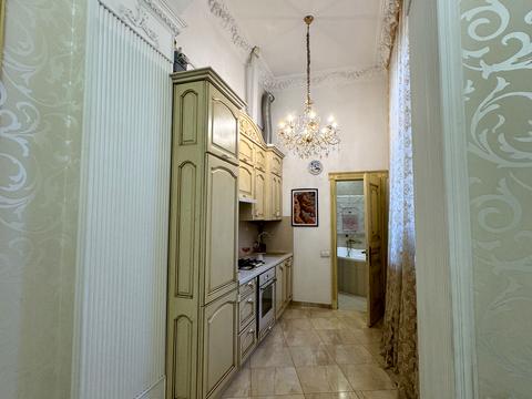 квартира за адресою Академіка Володимира Гнатюка вул. (), 3