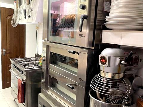 комерційна за адресою Військовий узвіз, 8