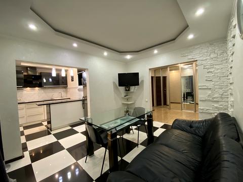 квартира по адресу Академика Глушкова просп., 25