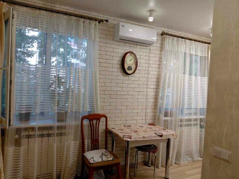 квартира за адресою Космонавтів вул., 18