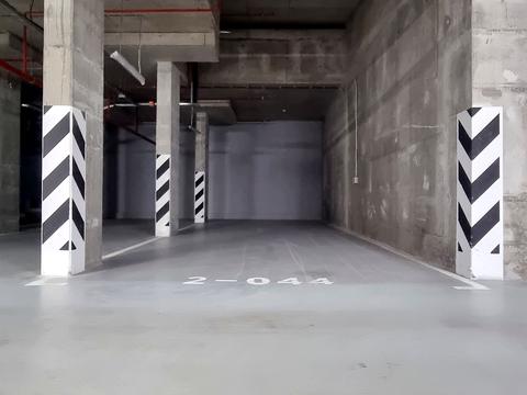 паркомісце за адресою Ґарета Джонса вул. (Сім'ї Хохлових), 12