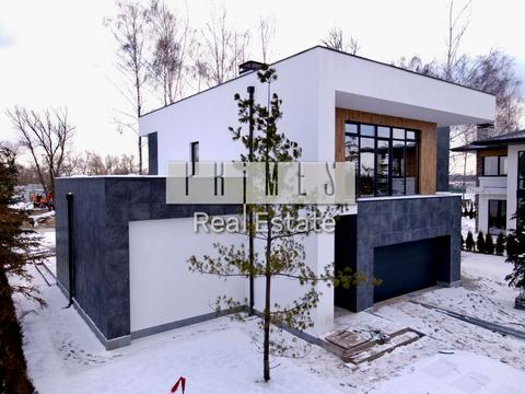 дом по адресу вул. Марінеро