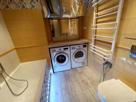квартира за адресою Степана Бандери, 6