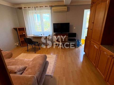 квартира за адресою Раїси Окіпної вул., 9