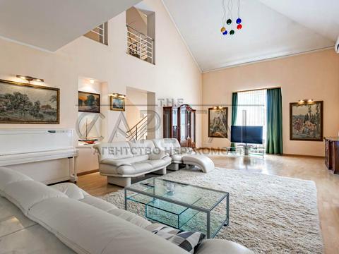 дом по адресу Столичне Шосе