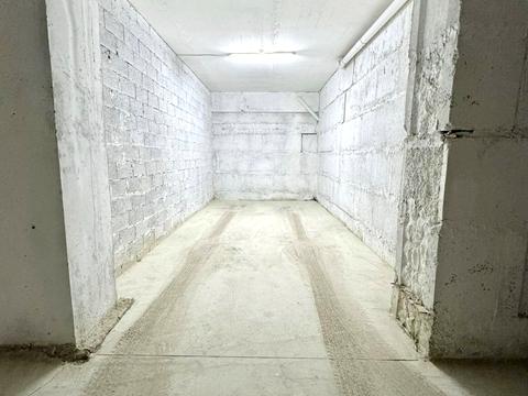 паркомісце за адресою Виноградна вул., 15