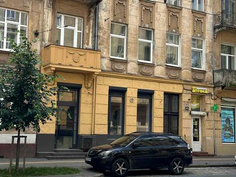 коммерческая по адресу Степана Бандери вул., 47