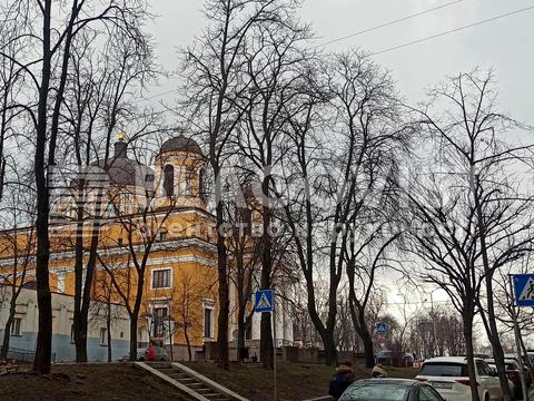 коммерческая по адресу Костельна, 8