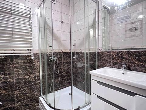 квартира за адресою Хотинська вул., 12