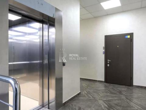 комерційна за адресою Івана Франка вул., 1