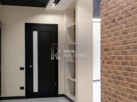 комерційна за адресою Івана Франка вул., 1