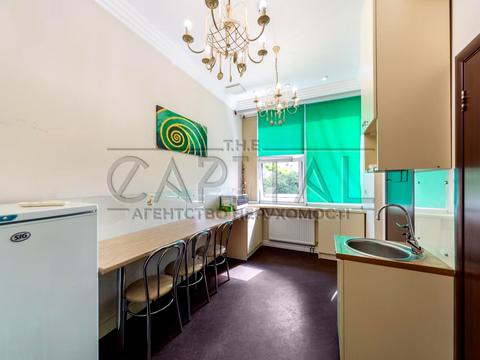 комерційна за адресою вул. Коновальця Євгена, 44Б