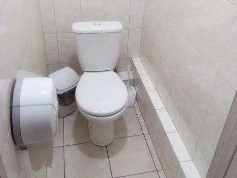 комерційна за адресою Української Перемоги вул. (Академіка Сахарова), 33