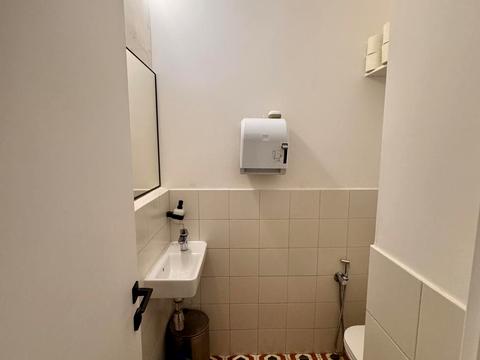 комерційна за адресою Івана Франка вул., 3