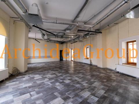 комерційна за адресою Контрактова пл., 8