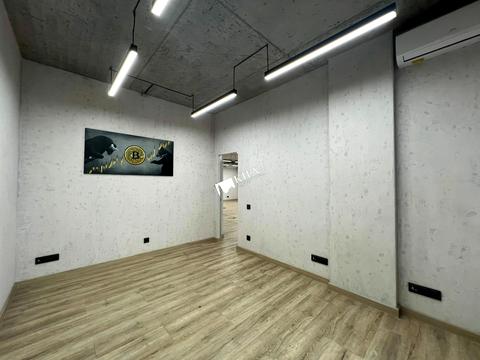 комерційна за адресою Жилянська вул., 68