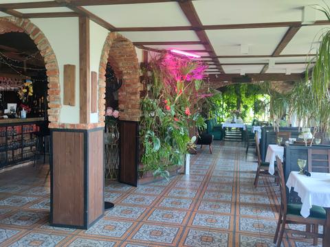 коммерческая по адресу Центральна, 1