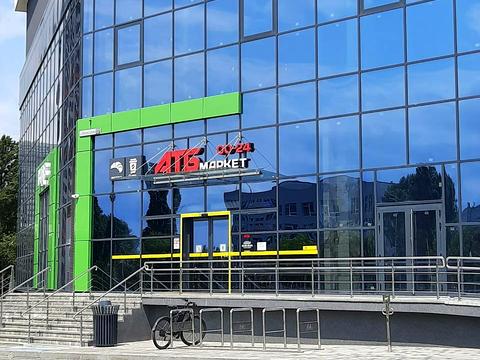 комерційна за адресою Миколи Бажана просп., 17-А